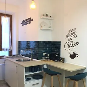 https://domusumma.it-romehotels.com